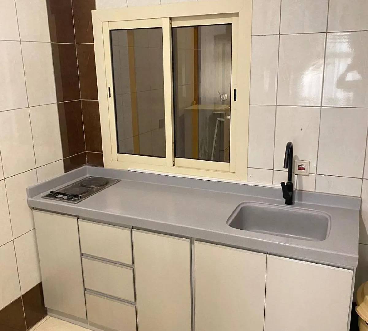 アパートホテル Ajwa Suites For Furnished Units ジェッダ