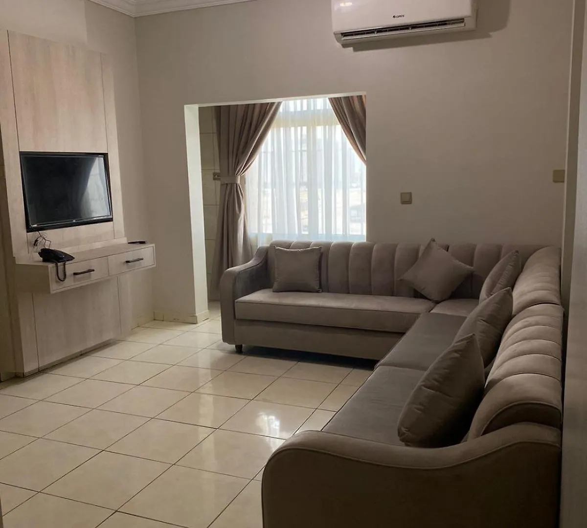 ** アパートホテル Ajwa Suites For Furnished Units ジェッダ サウジアラビア