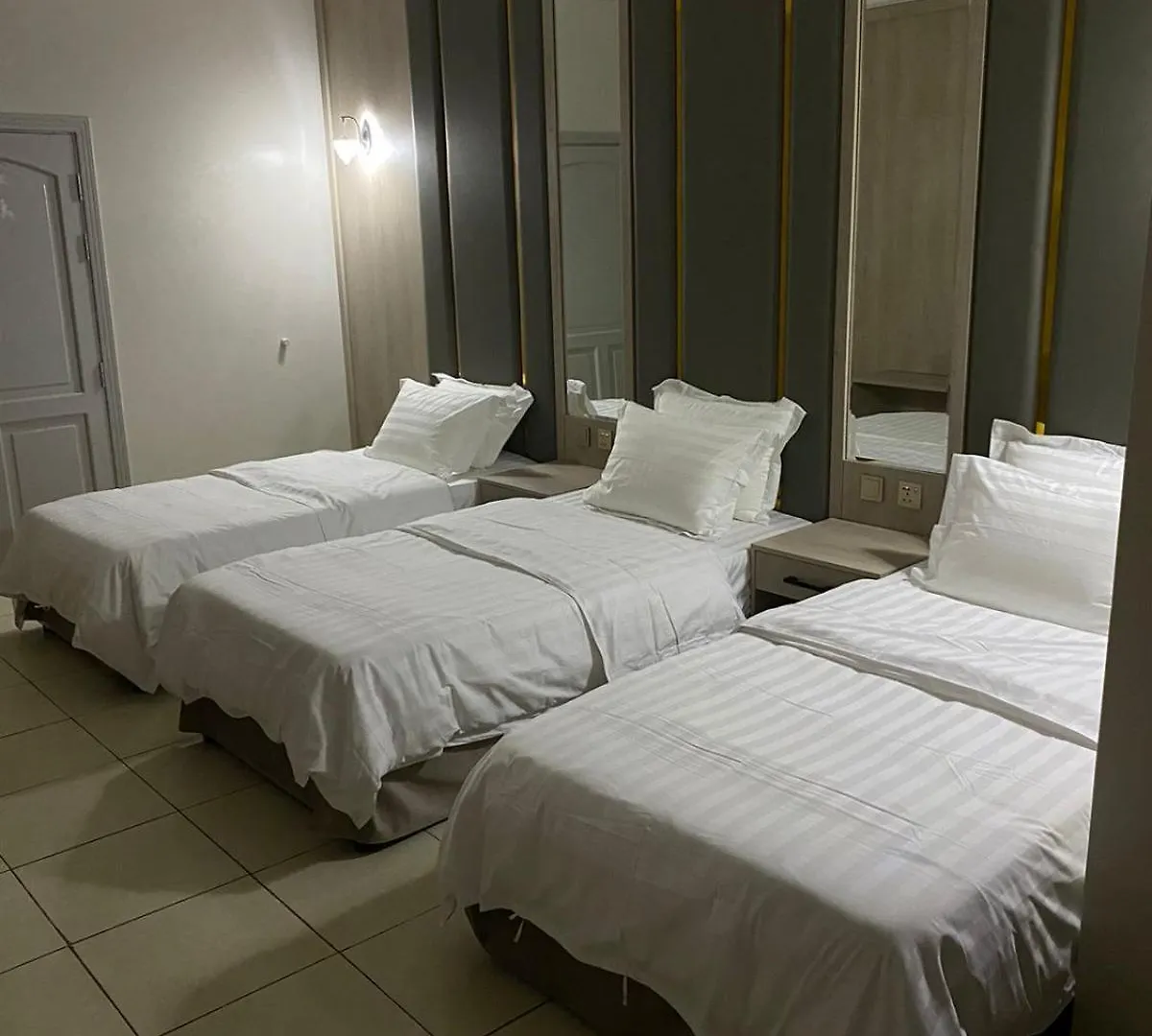 アパートホテル Ajwa Suites For Furnished Units ジェッダ